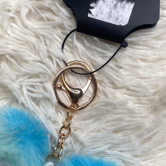 Edge Blue Pink Tye Dye Heart Fluffy Keychain Bag Charm - Picture 5 of 6